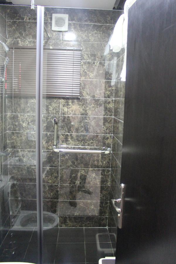 Urban Metro Inn Lagos Luaran gambar