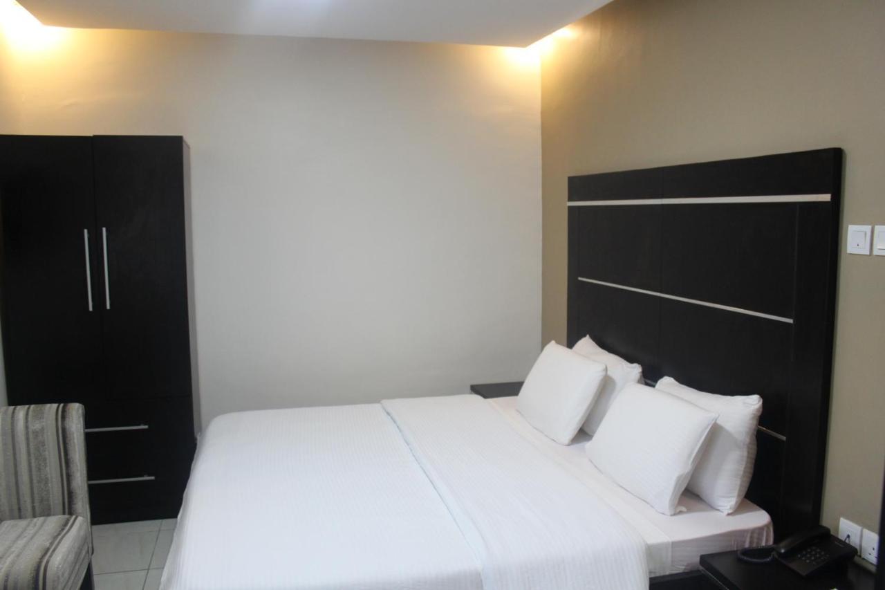 Urban Metro Inn Lagos Luaran gambar