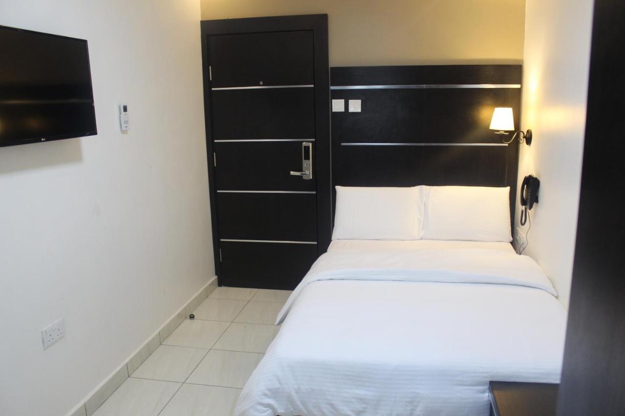 Urban Metro Inn Lagos Luaran gambar