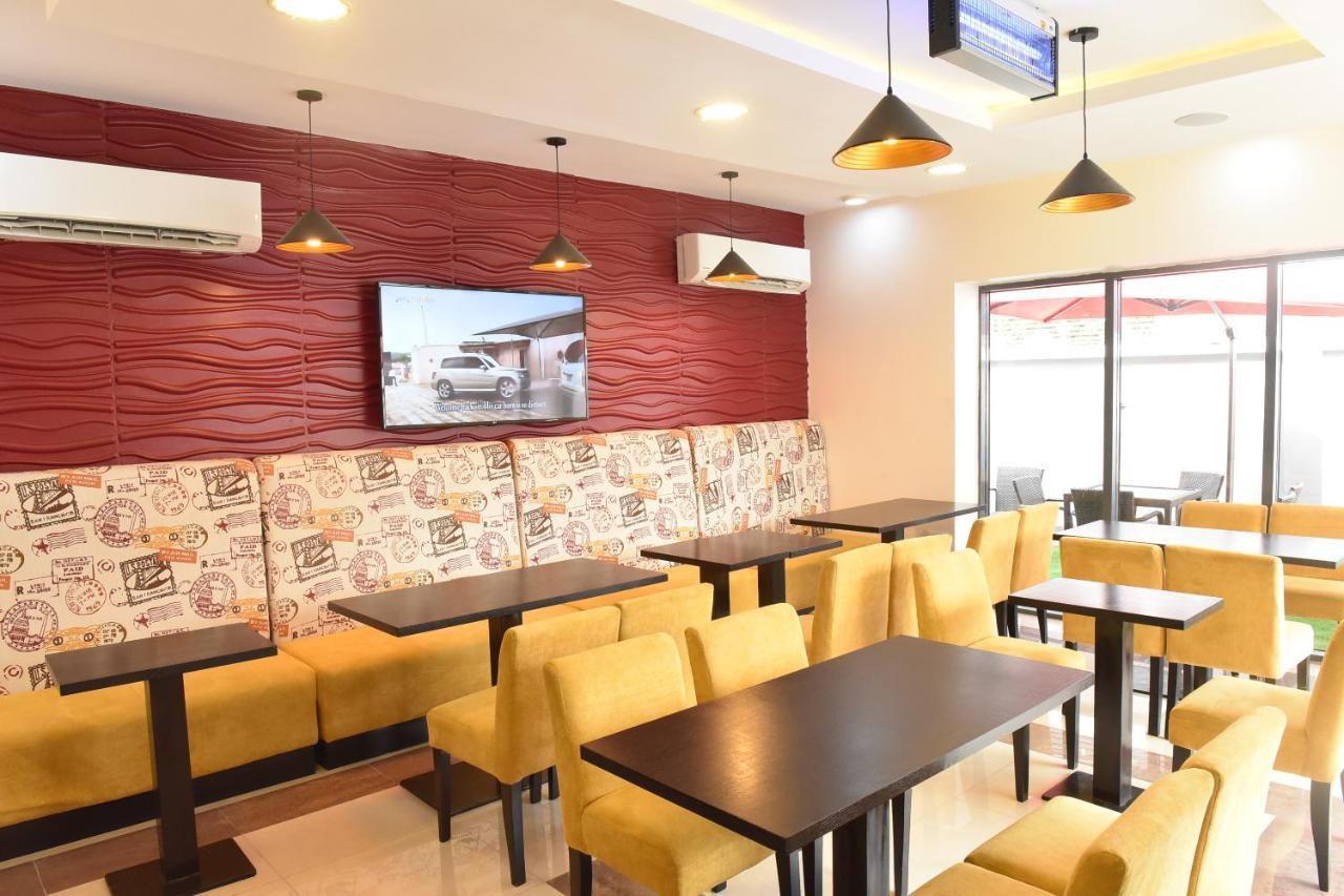 Urban Metro Inn Lagos Luaran gambar