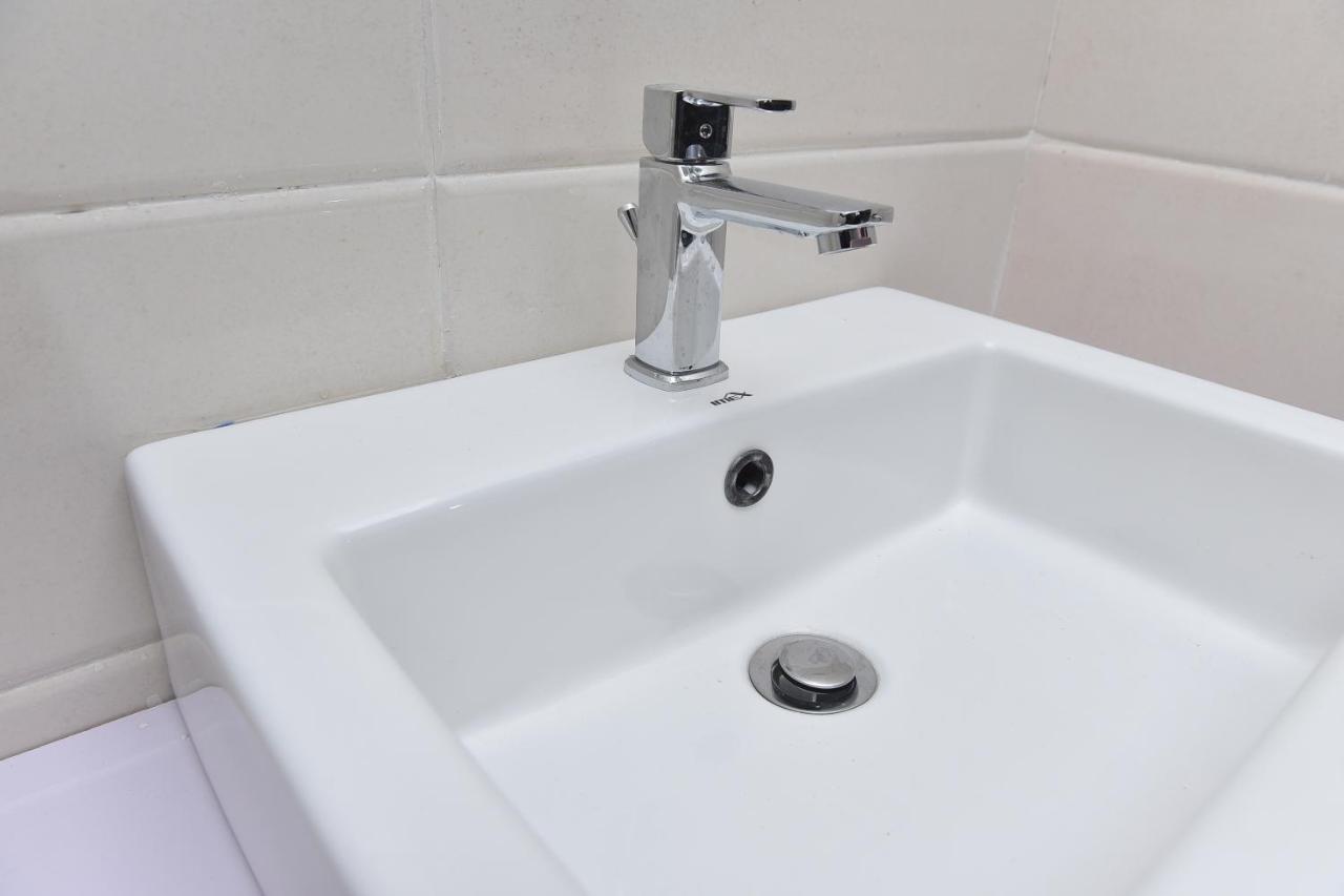 Urban Metro Inn Lagos Luaran gambar