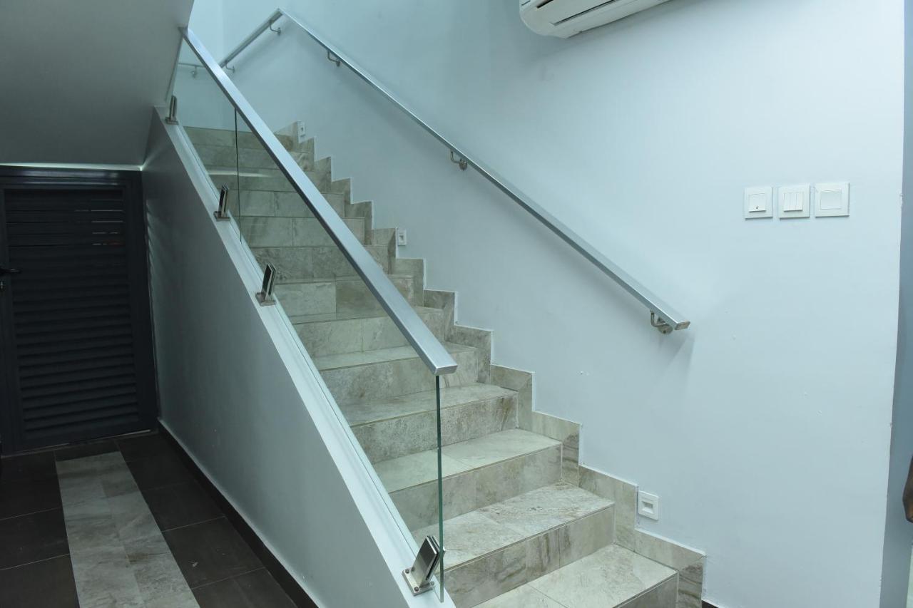 Urban Metro Inn Lagos Luaran gambar